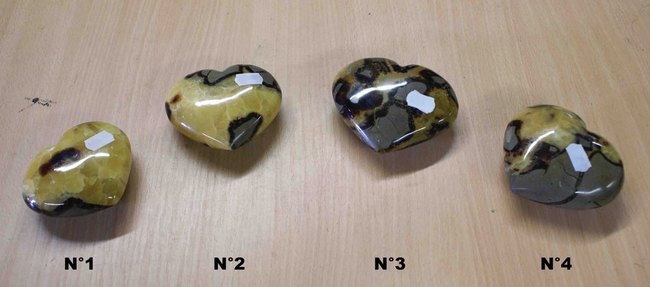 pierre de septaria de Madagascar - pierre taillé en coeur