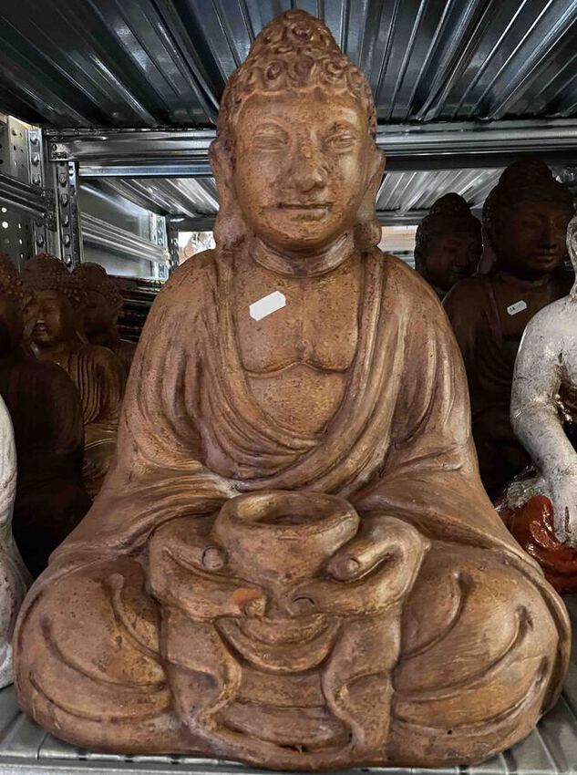 Statue de Bouddha assis en terre cuite