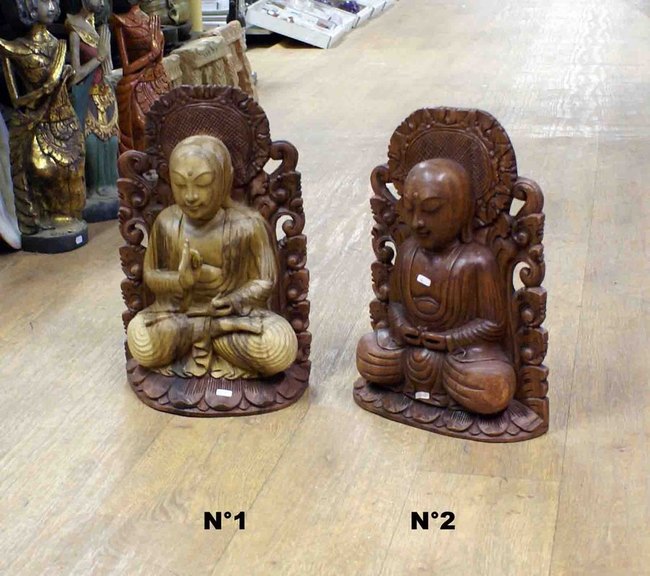 Bouddha en bois de Suar