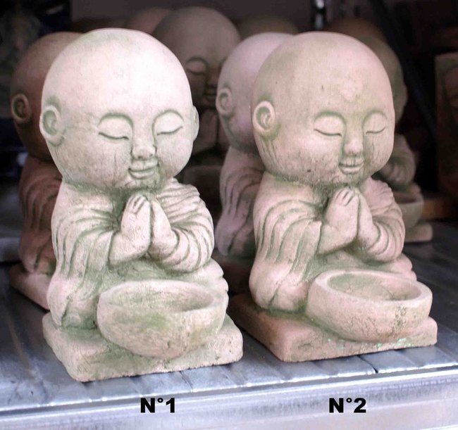 petite statue de bouddha en pierre reconstituée. statue de bouddha porte bougie ou porte encens.
