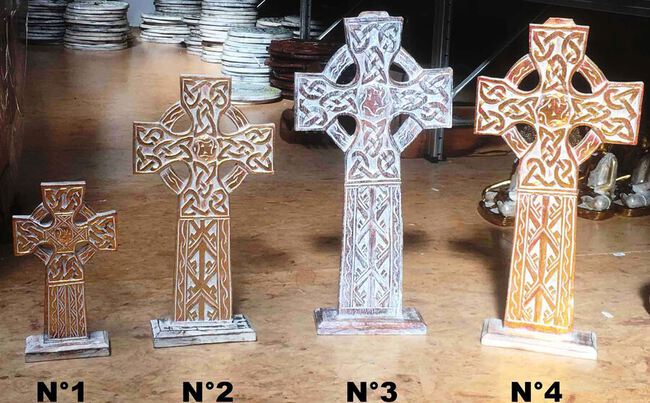 croix celtique en bois peinte