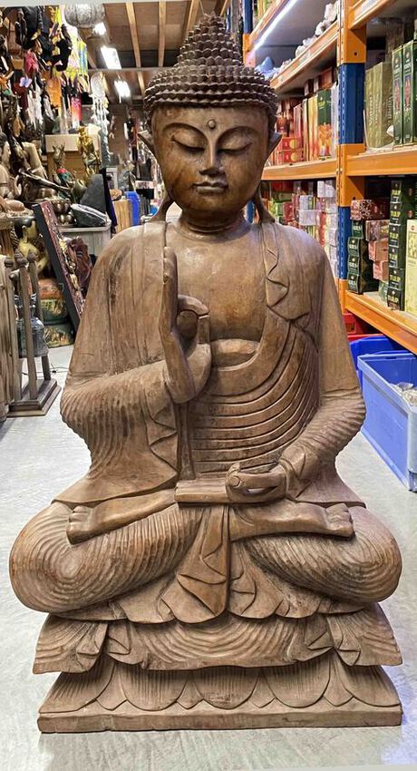 Grande statue de Bouddha assis sculptée en bois de suar