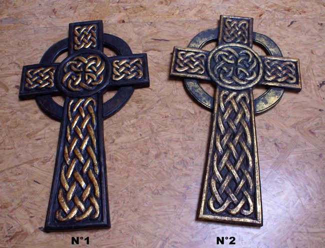 grande croix celte en bois à accrocher