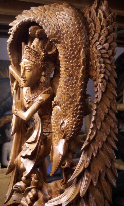 grande sculpture de la déesse Sita et du dieu des ténèbres Rahwana