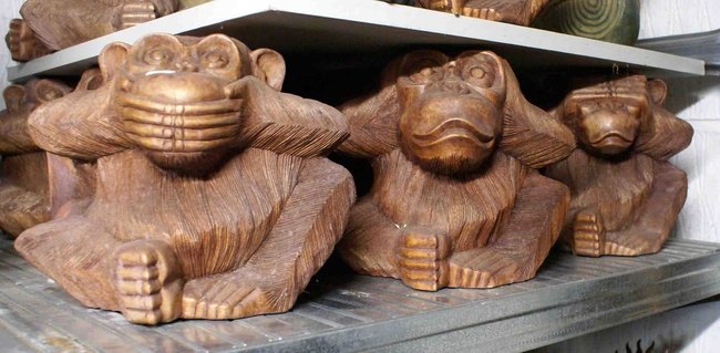 allégorie des 3 singes en bois de farication artisanale thailandaise