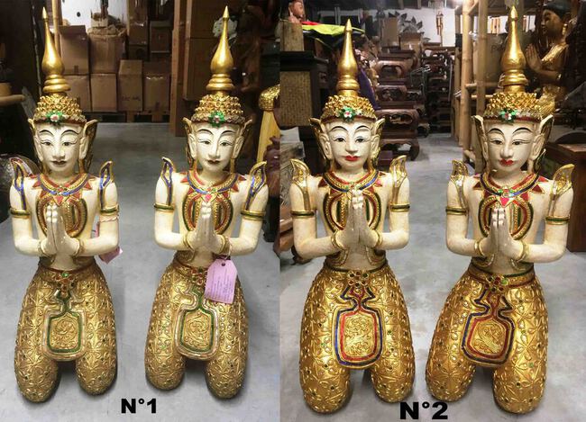 Duo de statue de Bouddha a genoux en bois peint