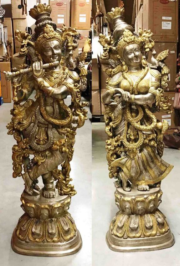 Grande statue de Krishna joueuse de flûte en bronze moulé