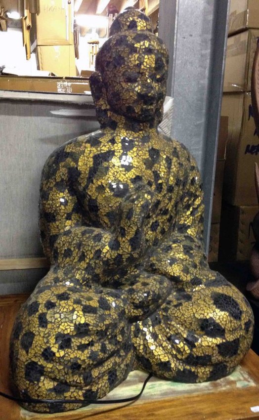 grande lampe d'ambiance à poser en forme de Bouddha assis