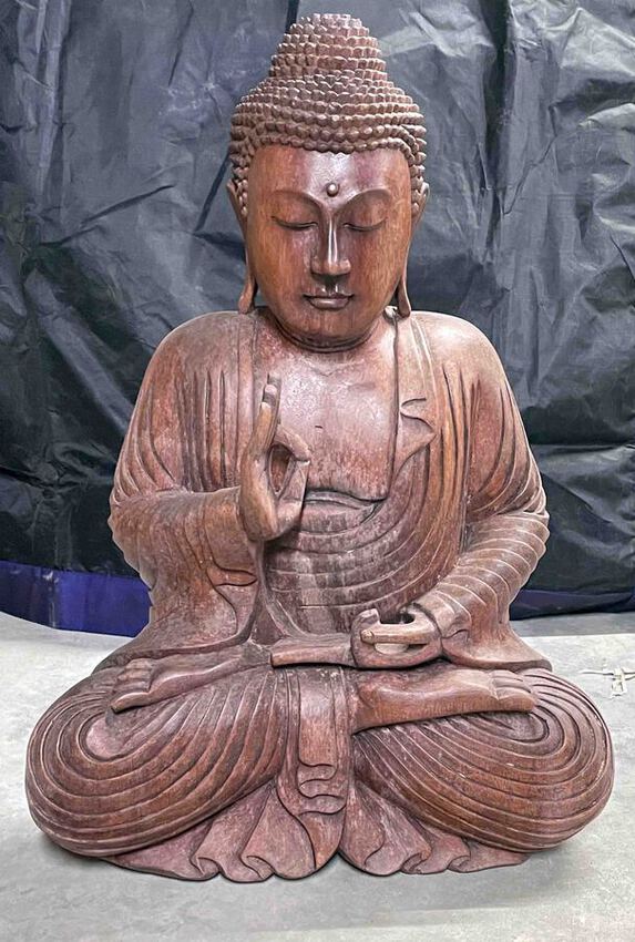 Statue de Bouddha assis en bois de suar