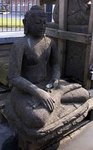 grand Bouddha assis en pierre de lave naturelle