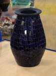 vase en terre cuite décoré de mosaïque de verre