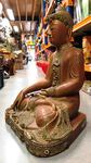 Grande statue de Bouddha assis en bois peint