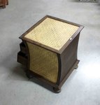 petit meuble de rangement en bois avec tiroir