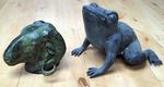 Grande statue d'une tête de bélier ou de grenouille en bronze moulé