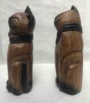 Grande statue d'un couple de chat sculpté en bois
