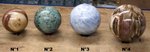 sphère en bois fossilisé ou calcite ou turquoise