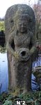statue fontaine en pierre de lave de la déesse dewi sri