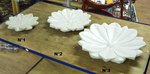 plat ou plateau en fleur de lotus en marbre blanc