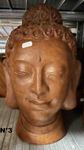 Grande tête de Bouddha en terre cuite marron