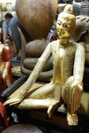 sculpture de bouddha assis et doré à l'or fin