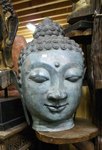 grande tête de Bouddha en bronze moulé