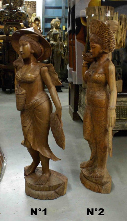 petite statue de femme en bois H: 100 cm