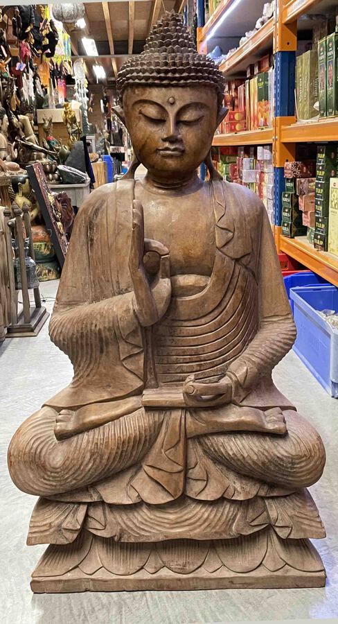 boudha en bois sculpté