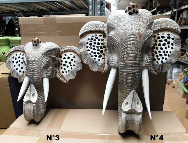 Petite tête d'éléphant en bois
