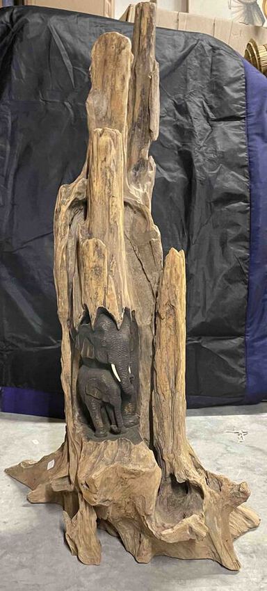 Sculpture éléphant en bois de teck, d'une maman éléphant et son éléphanteau