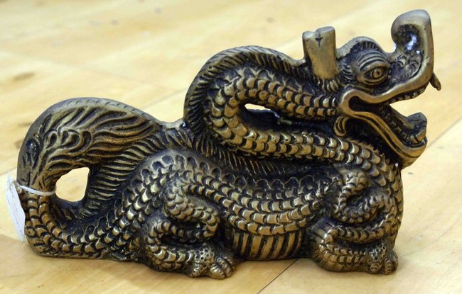 statue de DRAGON en bronze moul&eacute;