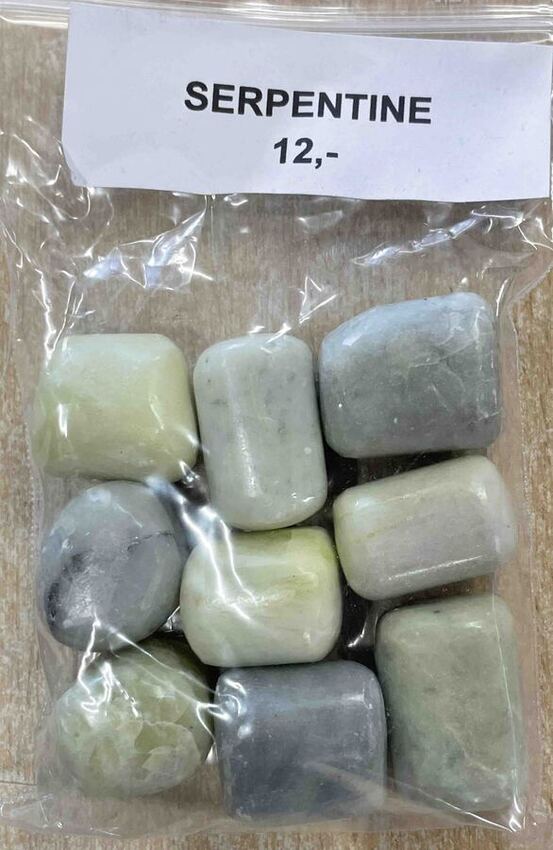 Serpentine en pierres roul&eacute;es au poids