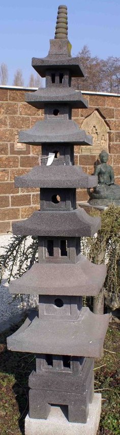 tr&egrave;s grande lampe &agrave; &eacute;tage chinoise en pierre de lave grise