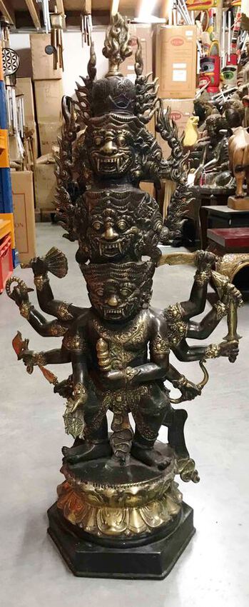 Grande statue du dieu des t&eacute;n&egrave;bres Rahwana en bronze moul&eacute;