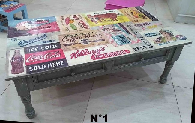 table basse en bois d&eacute;cor&eacute;