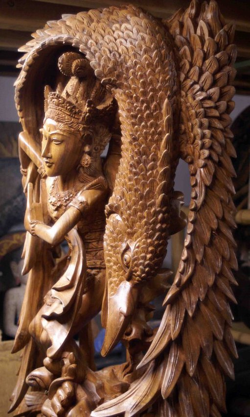 grande sculpture de la d&eacute;esse Sita et du dieu des t&eacute;n&egrave;bres Rahwana