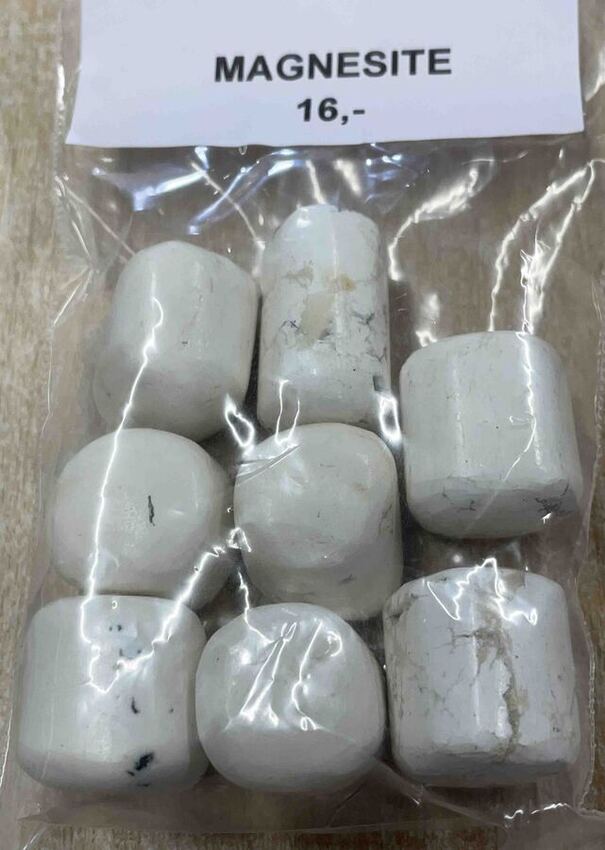 Magn&eacute;site en pierre roul&eacute;e au poids