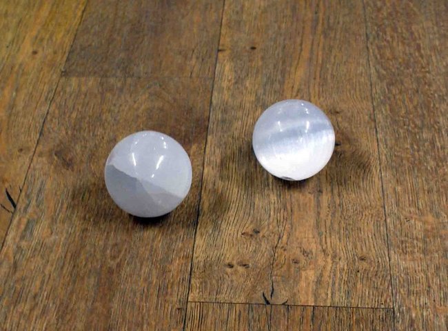 pierre de sélénite - boule de sélénite