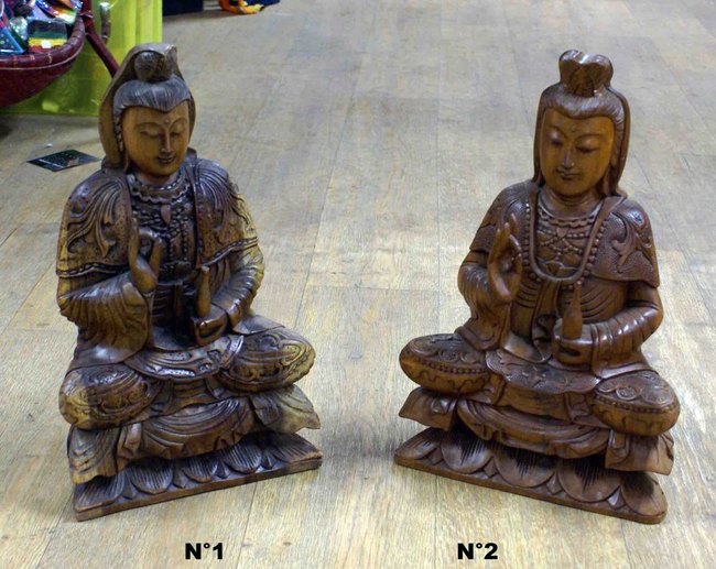 statue en bois de la d&eacute;esse Kuan Yin - sculpture en bois.