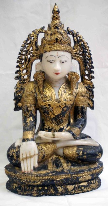 Ancienne statue de Bouddha assis sur une fleur de lotus en marbre blanc dor&eacute; &agrave; l'or fin