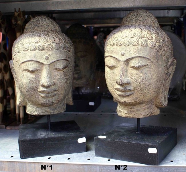 grande t&ecirc;te de Bouddha en pierre