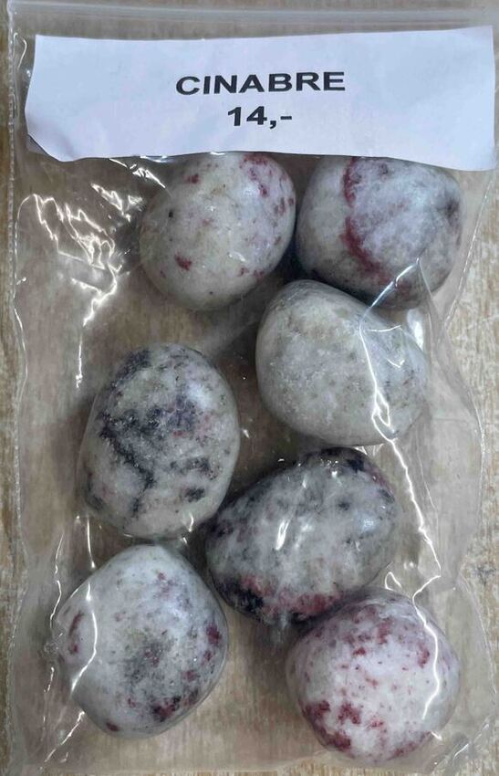 Cinabre en pierre roul&eacute;e au poids