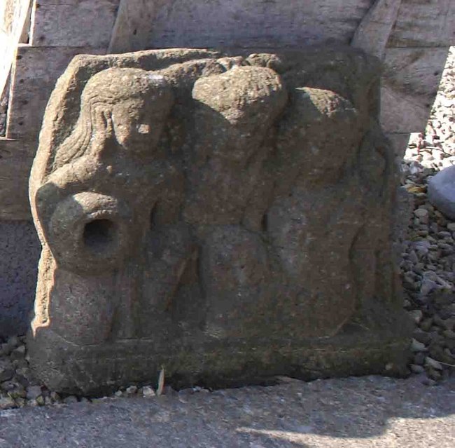 plaque de d&eacute;co murale en pierre - fontaine ext&eacute;rieure