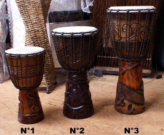petit djembé en bois et peau de chèvre naturelle