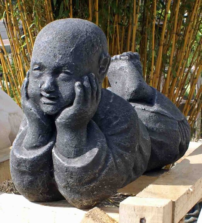 duo d'enfants Bouddha allong&eacute;s