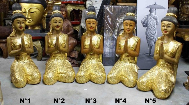 statue de sawadee, déesse en position de prière en bois et or fin