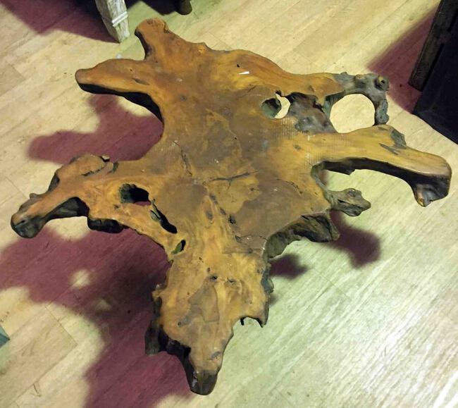 Grande table basse en bois et racine de teck