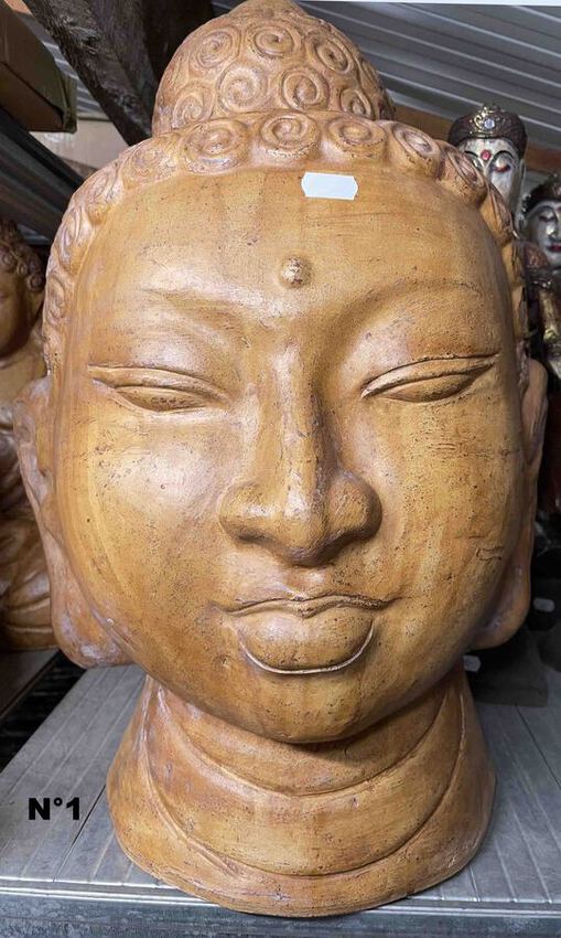 Grande t&ecirc;te de Bouddha en terre cuite marron
