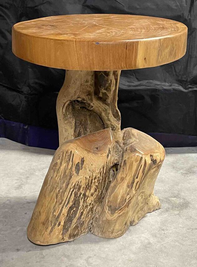 Tabouret en bois de teck et le pied en racine de teck