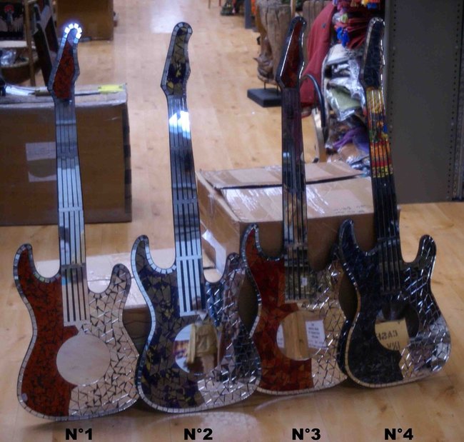 grande guitare pour décoration murale en mosaïque de verre