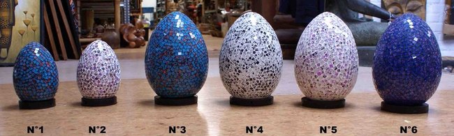 petite lampe en forme d'oeuf en mosaïque de verre